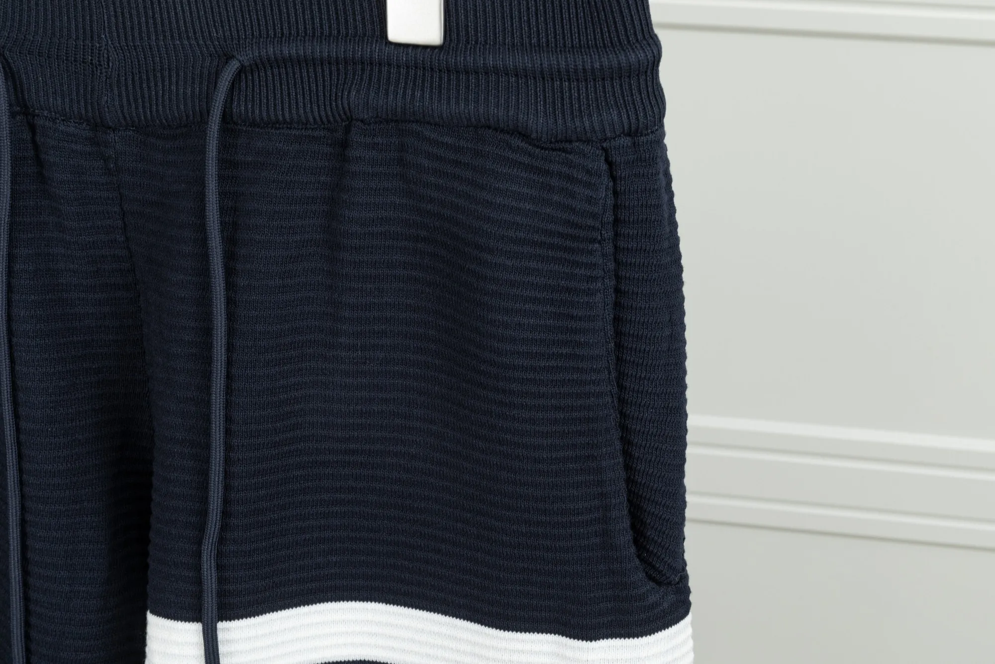 𝑻𝒉𝒐𝒎 𝑩𝒓𝒐𝒘𝒏𝒆 Classic 𝑻𝒉𝒐𝒎 𝑩𝒓𝒐𝒘𝒏𝒆 . Classic ， ， ， Same Style Same Style TB + + ：Gray Navy Blue ：1/2/3/4